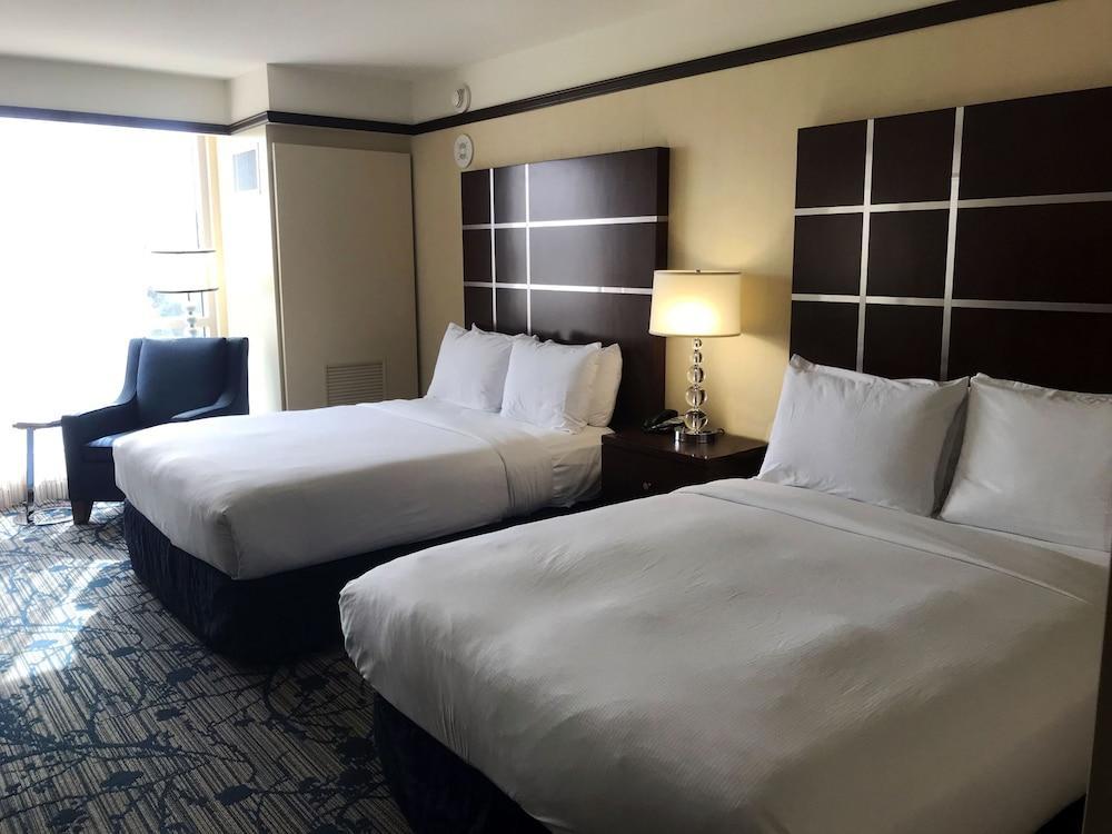 Hilton Asheville Biltmore Park Екстериор снимка