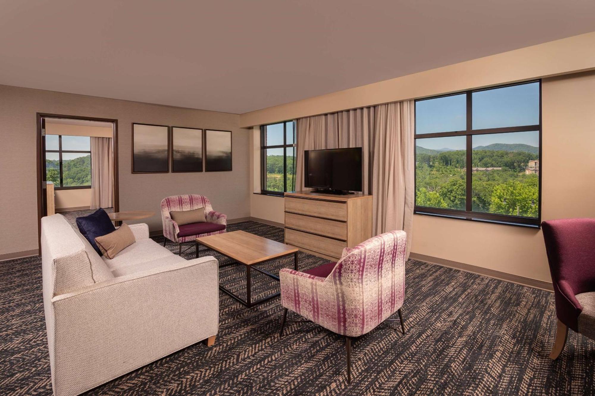 Hilton Asheville Biltmore Park Екстериор снимка