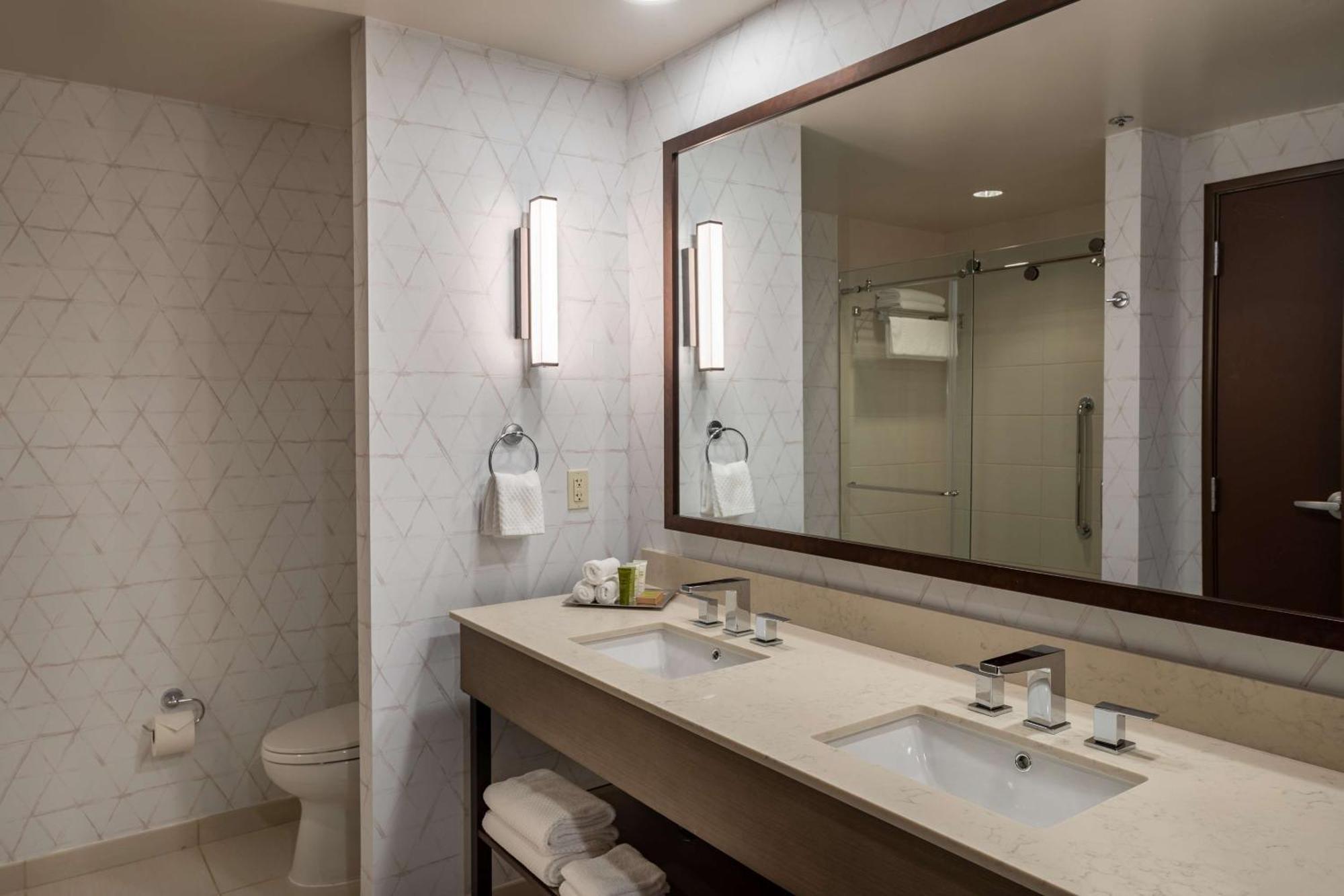 Hilton Asheville Biltmore Park Екстериор снимка