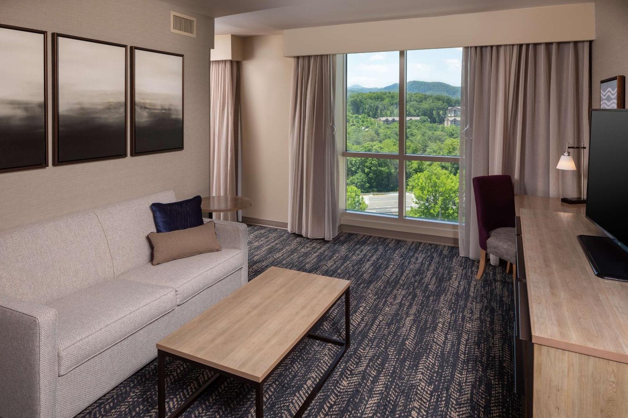Hilton Asheville Biltmore Park Екстериор снимка