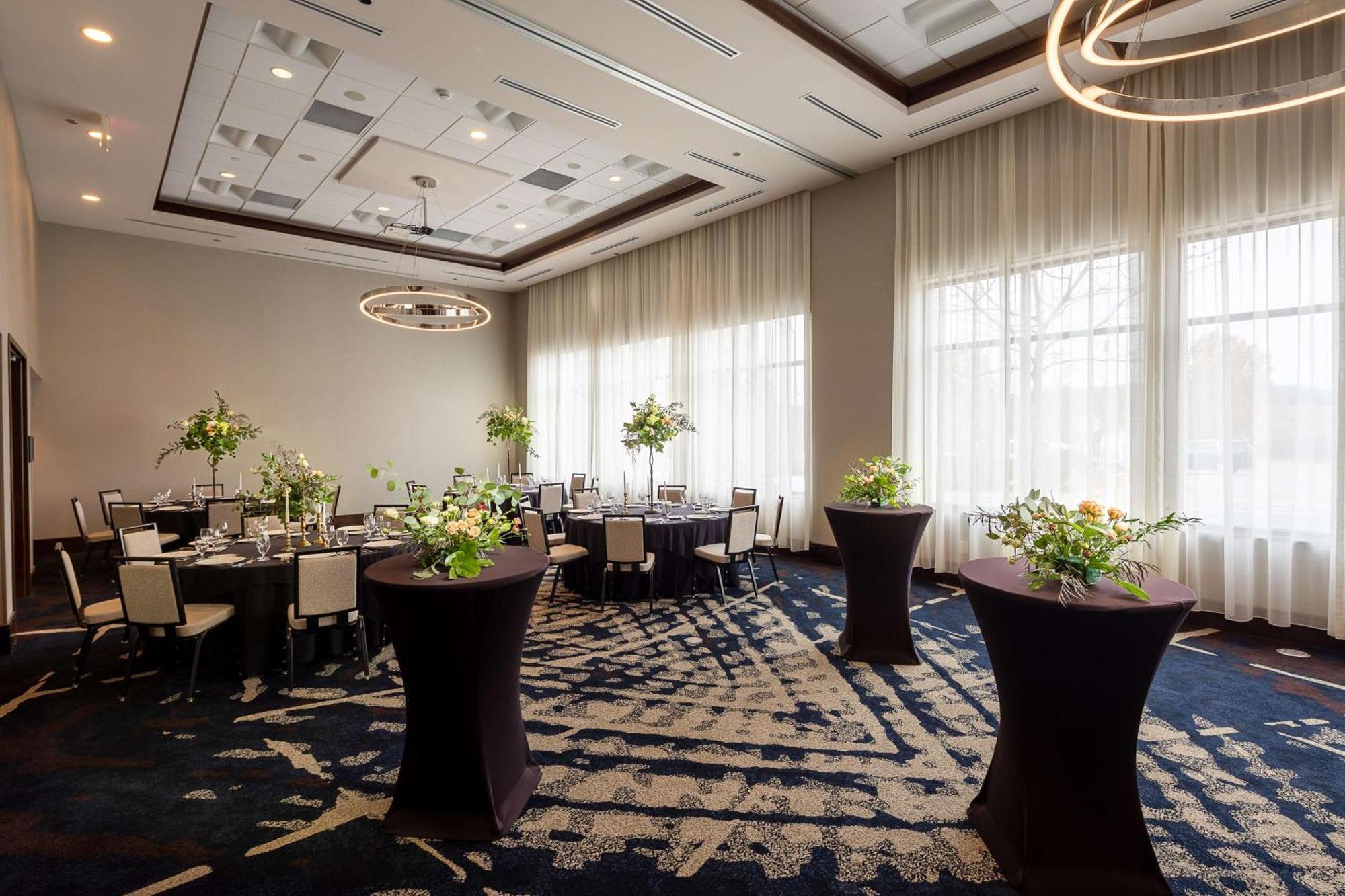 Hilton Asheville Biltmore Park Екстериор снимка