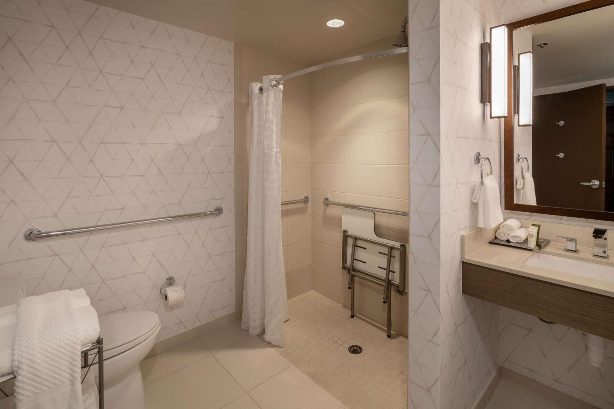 Hilton Asheville Biltmore Park Екстериор снимка
