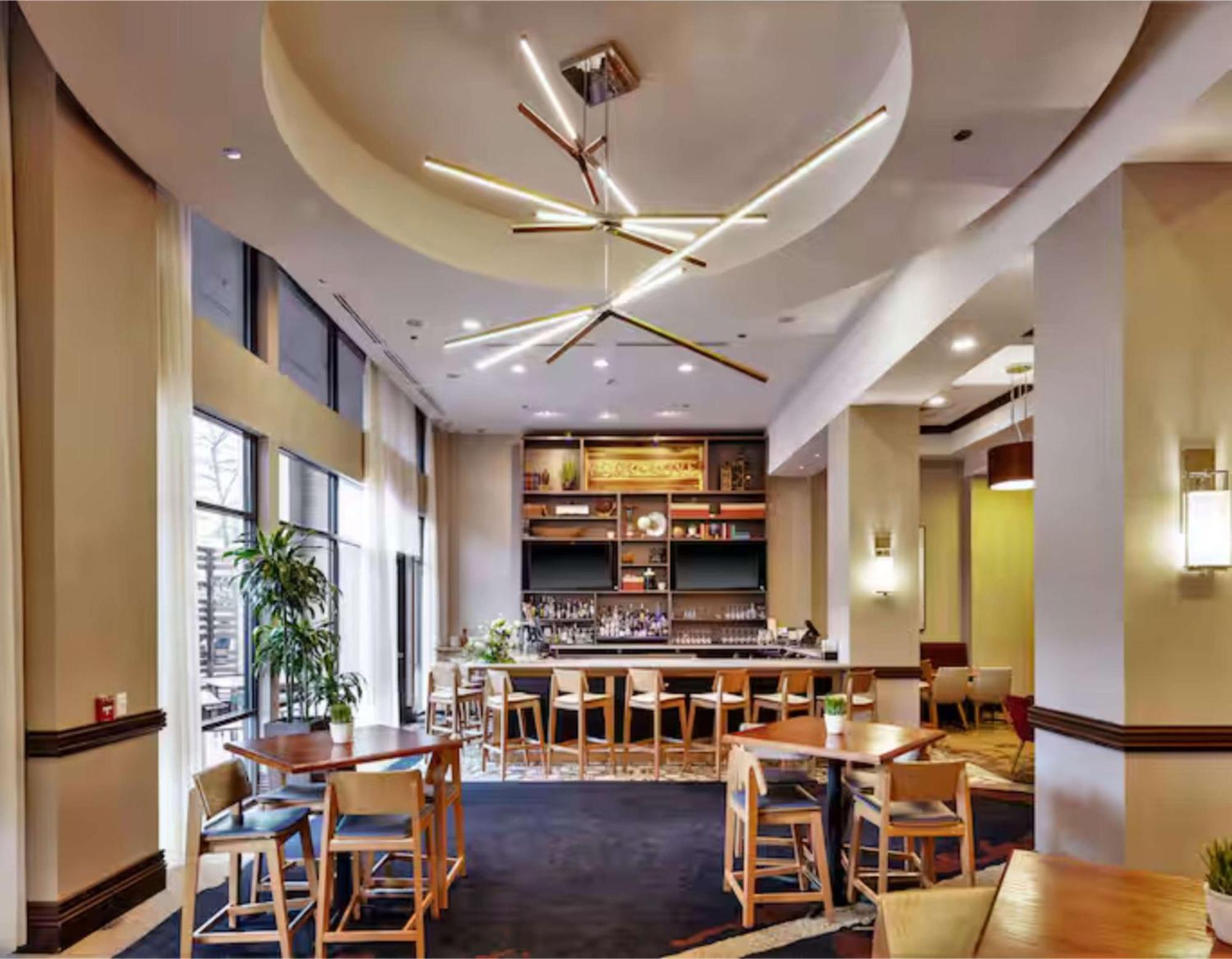 Hilton Asheville Biltmore Park Екстериор снимка